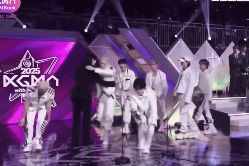 Động thái gây bão của dàn mỹ nam hot nhất showbiz ngay giữa sự kiện lớn- Ảnh 2.