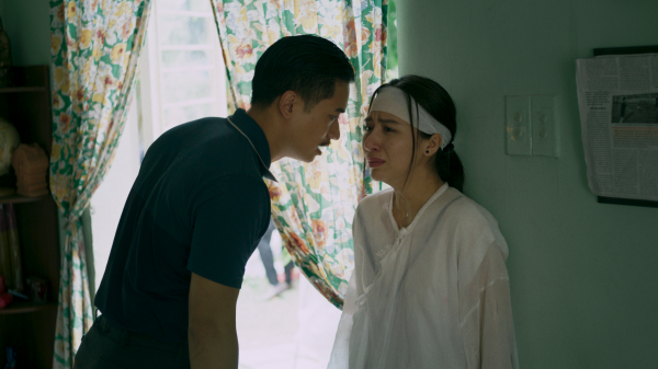 Để dành nước mắt xem phim Việt này đi: Nữ chính diễn hay quá trời, tính làm khán giả ngất vì khóc hay gì? 26 Để dành nước mắt xem phim Việt này đi: Nữ chính diễn hay quá trời, tính làm khán giả ngất vì khóc hay gì? still008 235340 1761319429514 1761319429909121277308