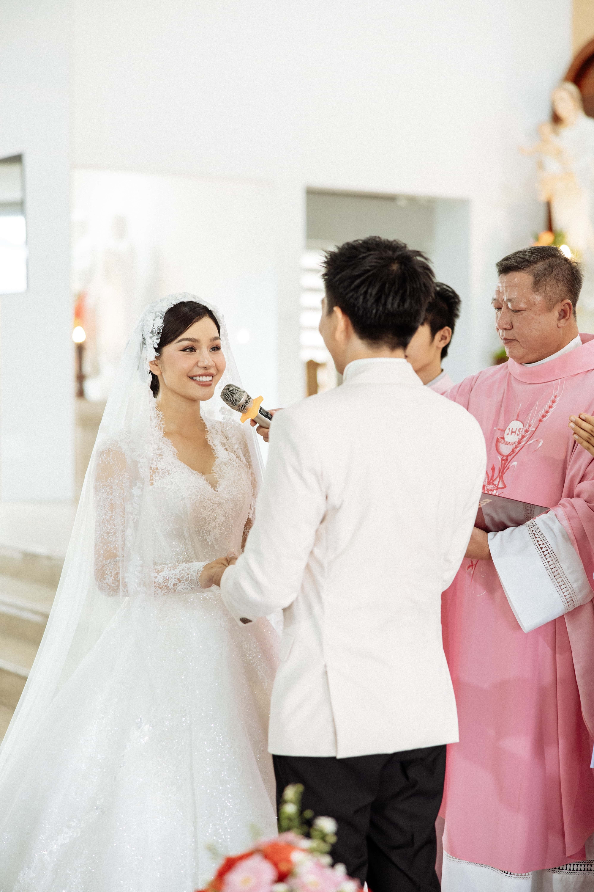 Cặp đôi người mẫu - diễn viên Vbiz bất ngờ tung ảnh cưới bí mật sau 5 năm hẹn hò- Ảnh 2.