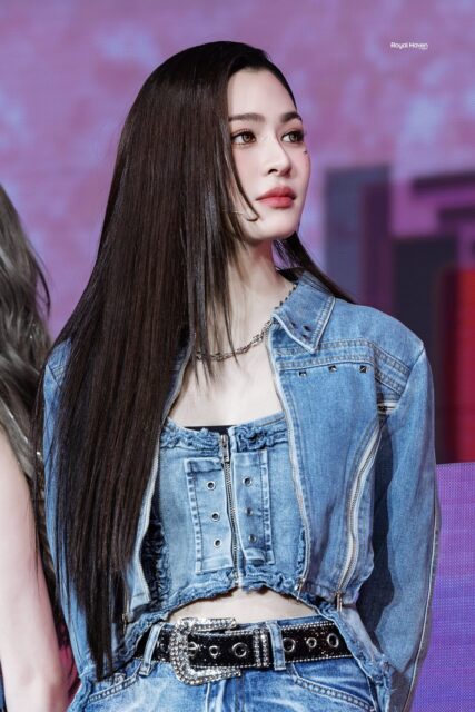 Mỹ nhân hất cẳng Jennie (BLACKPINK): Nữ thần bách hợp sắc vóc đẹp miễn chê, còn