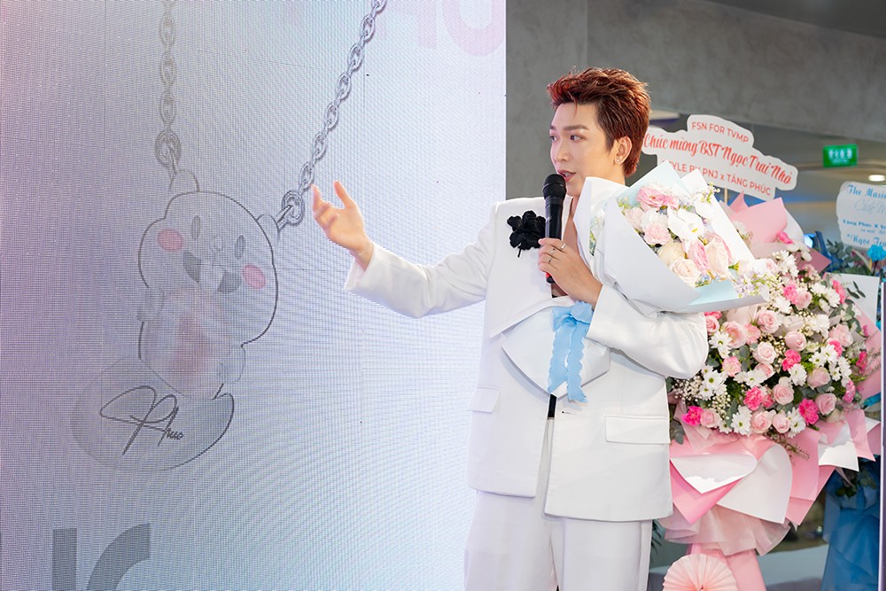 Tăng Phúc chia sẻ câu chuyện cảm hứng để cùng STYLE by PNJ ra mắt bộ sưu tập tại sự kiện. Ảnh: STYLE by PNJ.