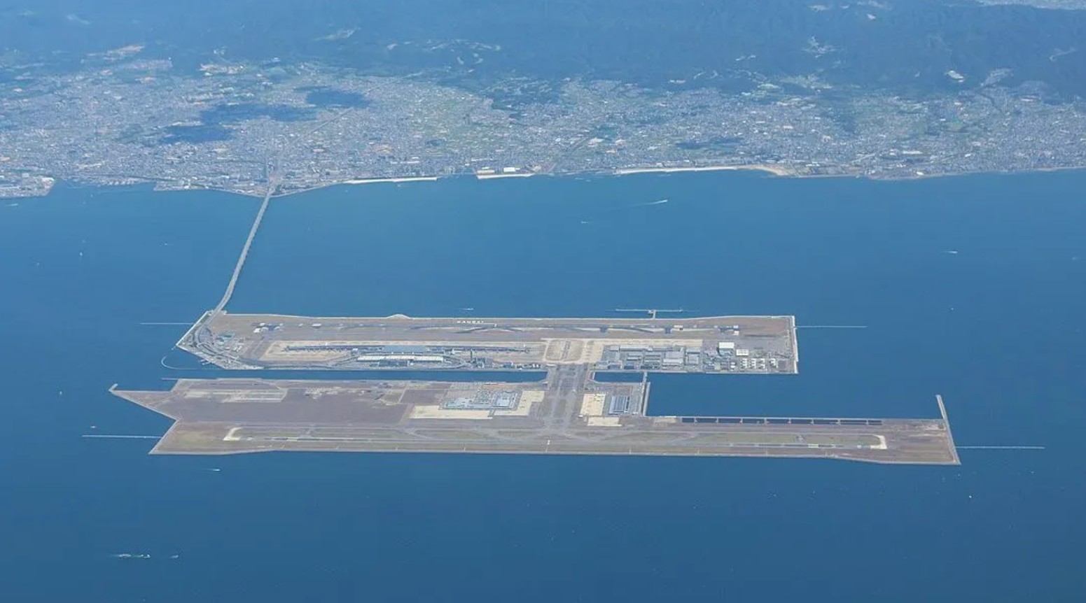 Máy bay Boeing 737 của Nhật Bản chở 191 hành khách gặp sự cố, phi công ra tín hiệu khẩn cấp- Ảnh 2. Máy bay Boeing 737 của Nhật Bản chở 191 hành khách gặp sự cố, phi công ra tín hiệu khẩn cấp- Ảnh 2.