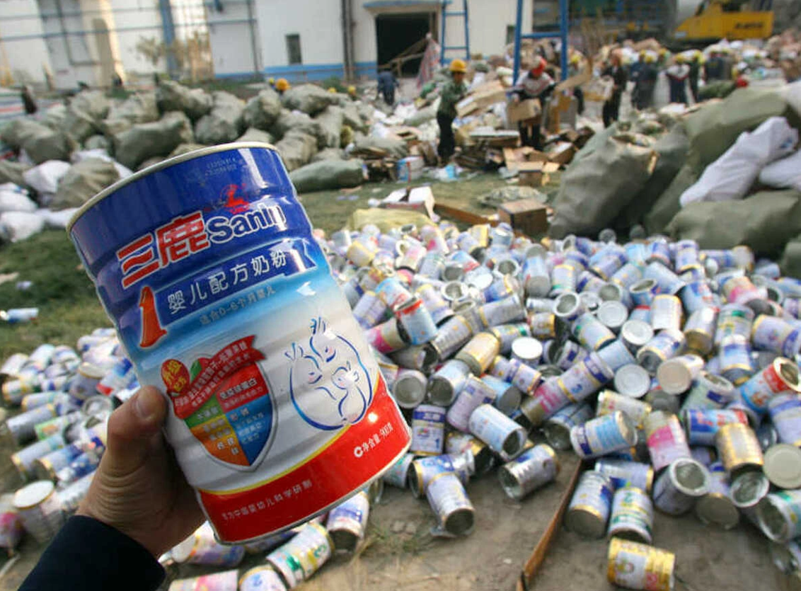 Những vụ bê bối sữa giả gây ám ảnh suốt 7 thập kỷ: Hàng loạt trẻ tử vong, ảnh hưởng trí tuệ, các giám đốc lĩnh án tử hình- Ảnh 1.