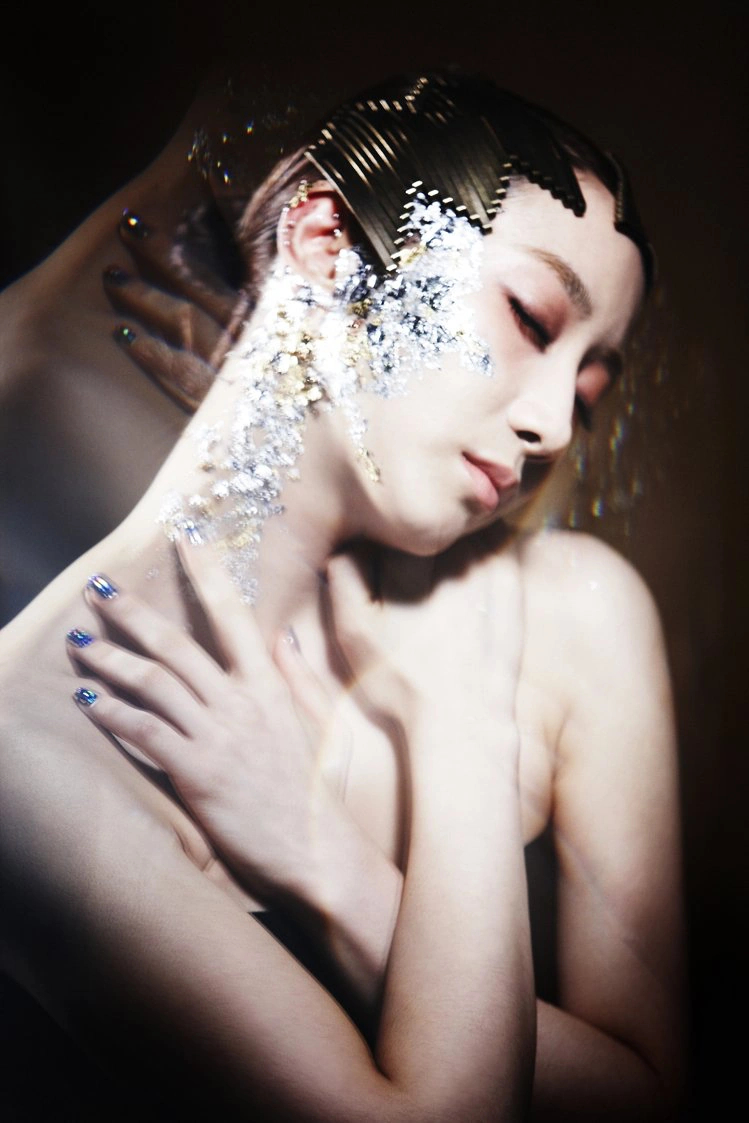 Nữ ca sĩ 8x nổi tiếng mắc hội chứng cực lạ - mất trí nhớ cơ mông- Ảnh 4.