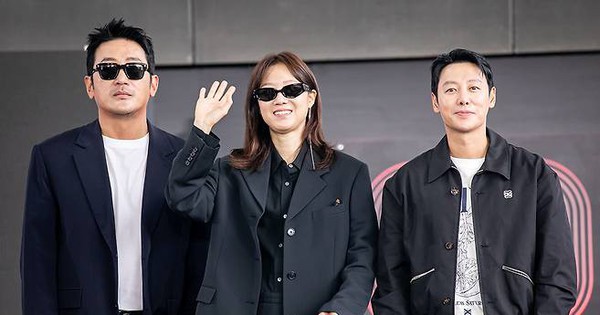 Ha Jung Woo - Gong Hyo Jin lộ "bệnh ngôi sao" ở LHP Busan: Đã đi muộn còn coi thường khán giả ra mặt? 28 Ha Jung Woo - Gong Hyo Jin lộ "bệnh ngôi sao" ở LHP Busan: Đã đi muộn còn coi thường khán giả ra mặt? sung2l 1758269554749765899018 1758273046778 1758273047271445165196 0 0 345 658 crop 1758273110630810128744jpeg