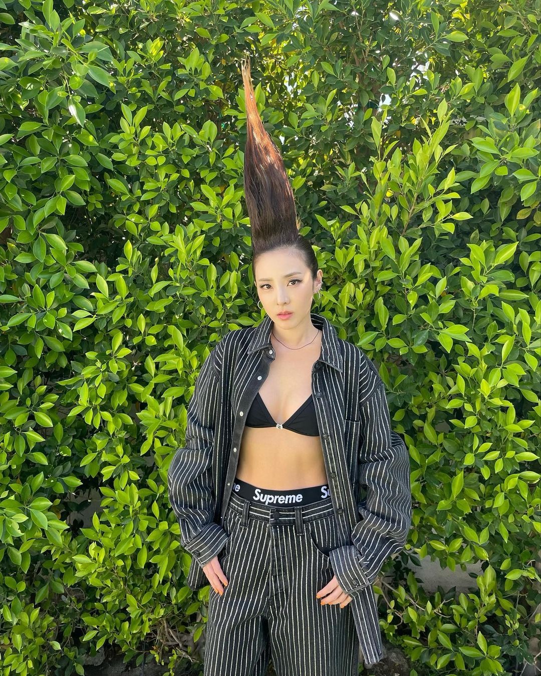 Hàng loạt ngôi sao bắt trend khoe nội y