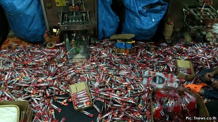 Đột kích một nhà kho, công an triệt phá đường dây sản xuất cà phê Nescafé giả quy mô hàng tỷ đồng, tịch thu hơn 300.000 sản phẩm- Ảnh 2.