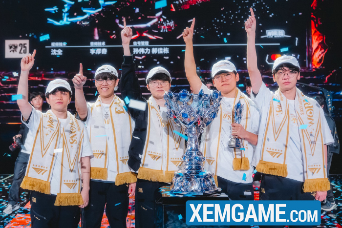 Thông cáo Fan Meeting của T1 sắp tới bất ngờ tiết lộ thông tin về đội hình t1 2