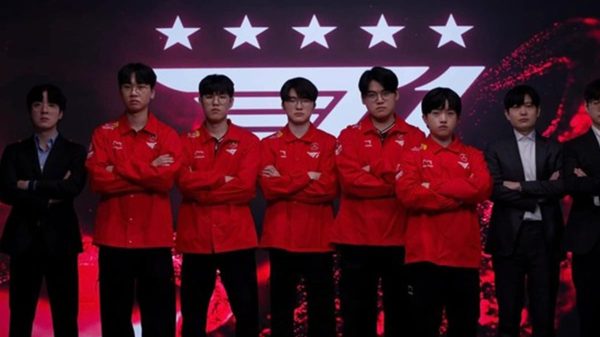 LMHT: T1 chính thức công bố đội hình mới nhưng áo đấu của T1 lại là thứ được quan tâm nhất t1 ao dau 2025 1 wdxsjpg