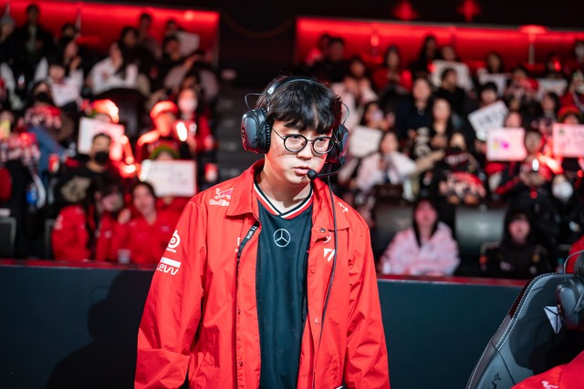 Giữa drama T1 - Gumayusi, một Giữa drama T1 - Gumayusi, một