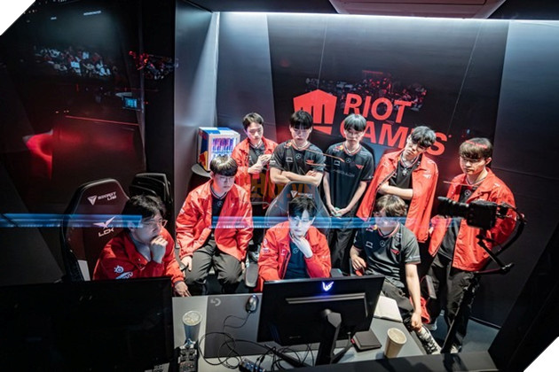 LMHT: Cộng phát hiện phía BHL của T1 vẫn im lặng dù cho đã có rất nhiều vấn đề xảy ra