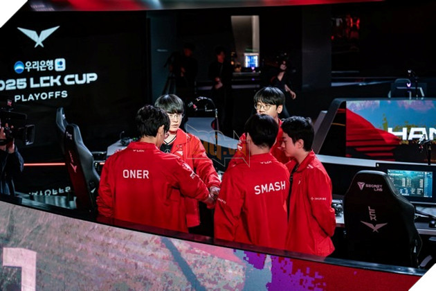 LMHT: Mot sieu sao LCK cung len tieng thac mac ve nhung dong thai cua T1 thoi gian qua LMHT: Một siêu sao LCK cũng lên tiếng thắc mắc về những động thái của T1 thời gian qua