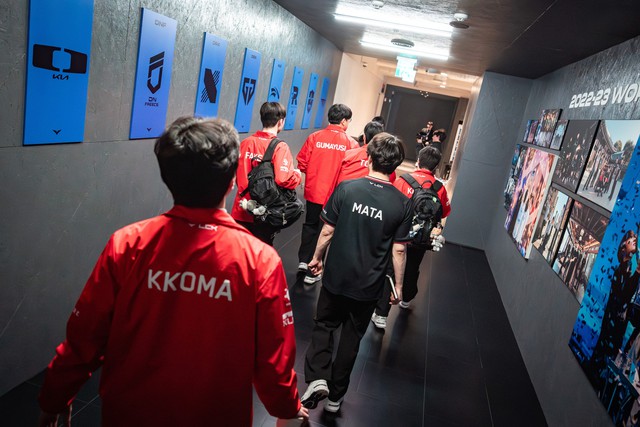 CEO T1 lần đầu lên tiếng về drama với Gumayusi nhưng càng