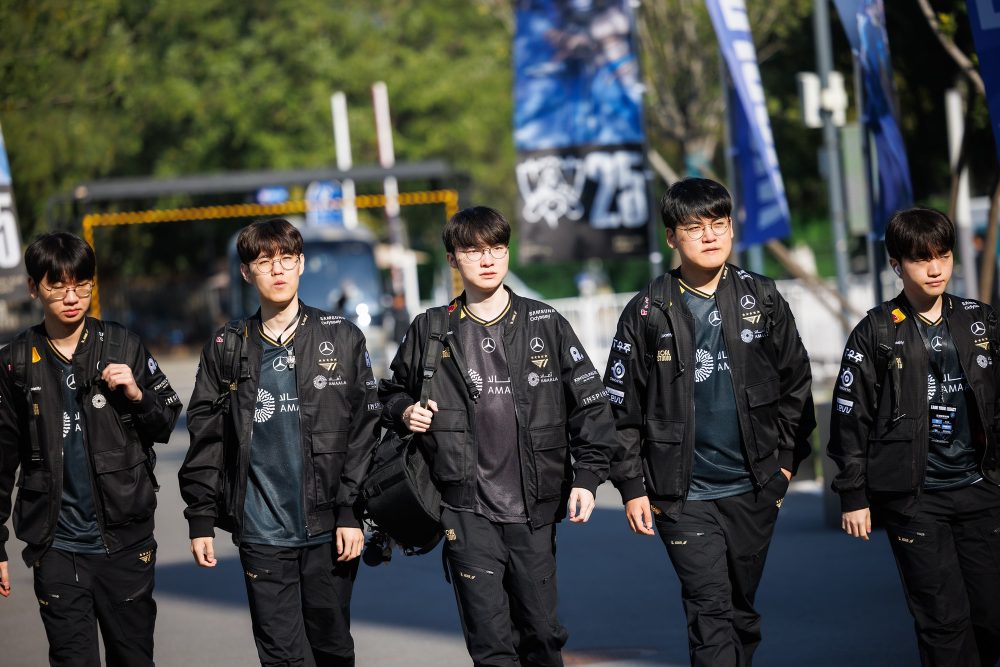 T1 làm nên điều gần như