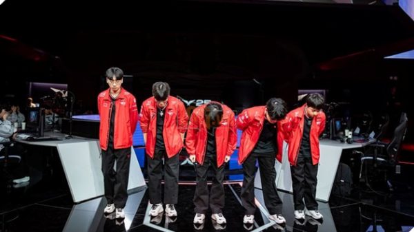 [Raybet] LMHT: Fan phát hiện một sự thật về đội hình chính của T1 mà thượng tầng đáng lẽ phải chịu trách nhiệm t1 doi hinh lck 4 emzc