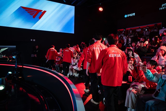 t1-faker-thanh-tich-4-1744017473453798758991-1744037968398-1744037968579885665139 T1 tiếp tục lập