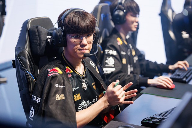 Điểm yếu bể tướng của T1 lộ rõ trong trận gặp Gen.G