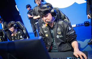 Giữa lúc khó khăn, Gumayusi vẫn có động thái động viên người hâm mộ T1 t1 gumayusi 4 1760868713210376752791 0 0 562 900 crop 1760868716158535909095png