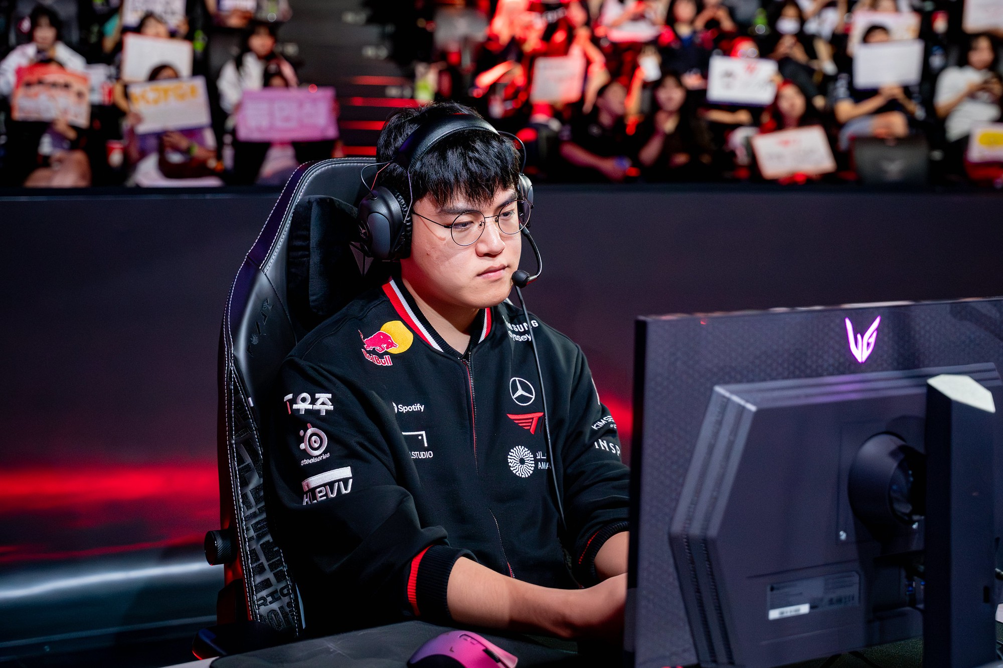 Thua thảm HLE, cộng đồng chỉ ra cả đội hình T1 chỉ có 2 tuyển thủ nỗ lực- Ảnh 2.