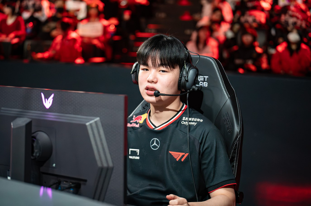 Trong khi rõ ràng lối chơi của Gumayusi (win lane - win game) chính là