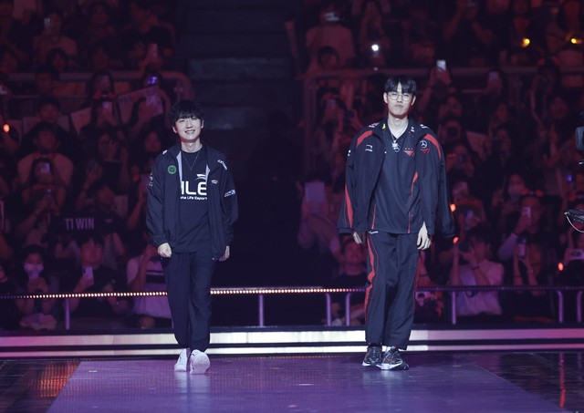 Oner còn hợp đồng với T1 và gần như không có chuyện tuyển thủ này chuyển sang HLE mùa sau Oner còn hợp đồng với T1 và gần như không có chuyện tuyển thủ này chuyển sang HLE mùa sau