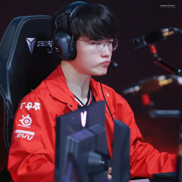 Không chỉ Zeka, T1 bại trận còn vì một yếu tố