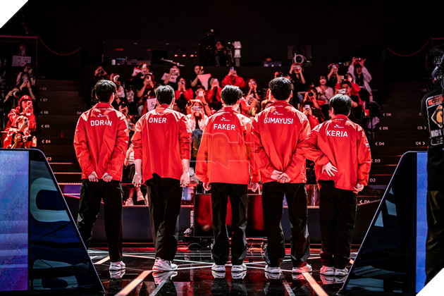 LMHT: Vị trí top 2 của LCK đang vô cùng căng thẳng với phong độ hiện tại của T1 và HLE