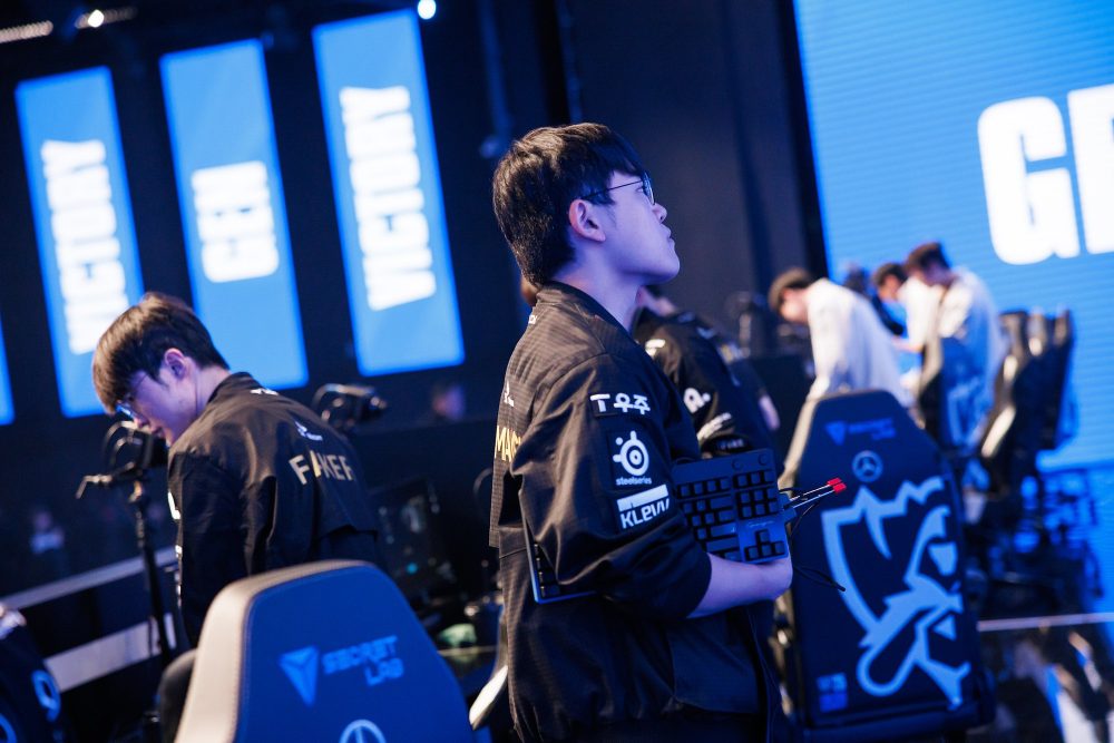 Cựu huyền thoại cũng phải