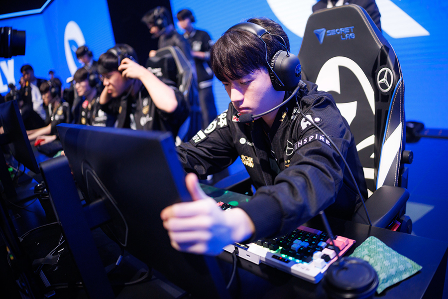 T1 Keria tiết lộ lý do không cấm Poppy trong trận đại chiến với GEN tại CKTG 2025 t1 keria 1910