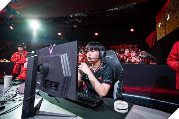 LMHT: Thượng tầng T1 lại có hành động khó hiểu trước trận đấu quan trọng của T1