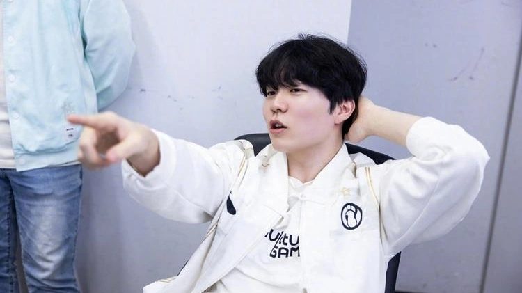 Xuất hiện nghi vấn T1 không chỉ phải đối đầu LPL mà còn bị chính LCK