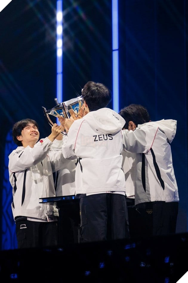 LMHT: Keria bất ngờ thể hiện sự tiếc nuối cho lựa chọn skin CKTG của mình