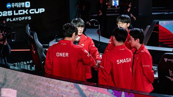 LMHT: Sai sót của Riot Games, T1 Smash một lần nữa bị réo tên vì “tranh đường giữa” của Faker t1 smashjpg