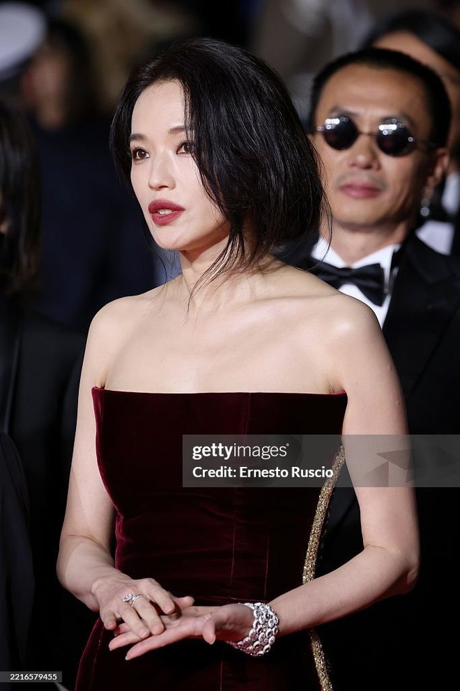 Thư Kỳ đẹp không góc chết, thách thức cả ống kính hung thần ở Cannes- Ảnh 7.