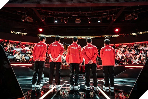 Nguoi Ham Mo Tuc Gian Khi T1 Bo Lo Giai Dau LMHT Quoc Te Dau Tien Trong Nam 2025 2 T1