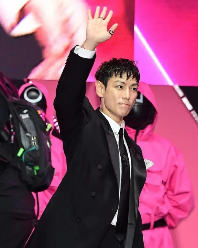 T.O.P sụt cân hốc hác, lần đầu lộ diện trước truyền thông Hàn sau 8 năm bê bối - 4