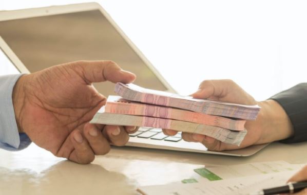 Cha qua đời để lại khoản nợ hơn 10 tỷ đồng, con trai bị chủ nợ kiện đòi trả, tòa án tuyên bố: “Không cần trả hết”- Ảnh 1.