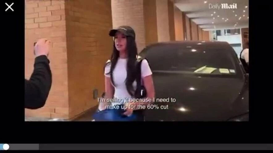 Sinh con cho tỷ phú giàu nhất thế giới, nữ tác giả Mỹ vẫn than túng thiếu, bán cả xe Tesla để nuôi con- Ảnh 2. Sinh con cho tỷ phú giàu nhất thế giới, nữ tác giả Mỹ vẫn than túng thiếu, bán cả xe Tesla để nuôi con- Ảnh 2.