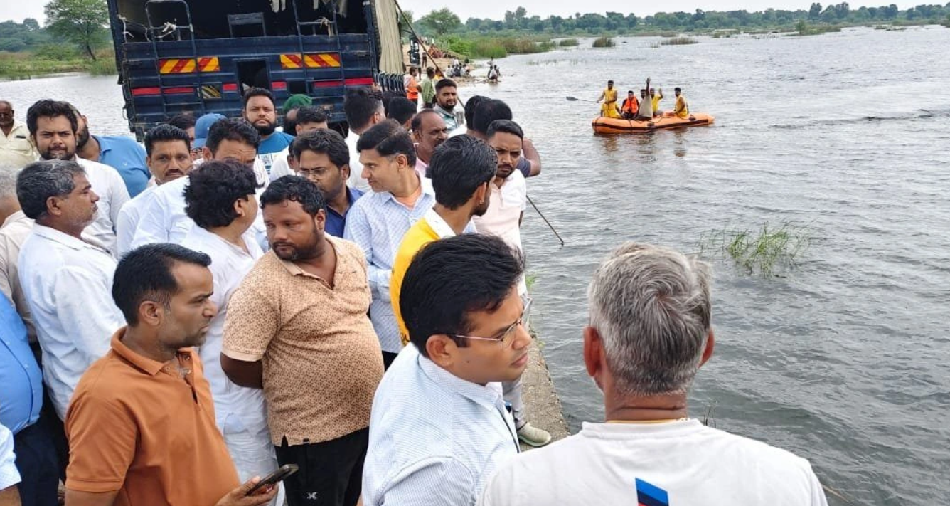 Đi theo Google Maps, gia đình 9 người rơi xuống sông: 3 người tử vong, bé gái 4 tuổi vẫn mất tích- Ảnh 1.