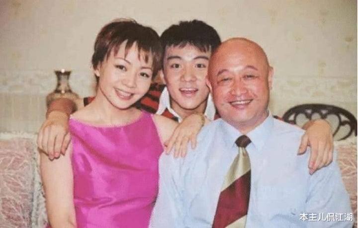 Sao nhí đóng Tam Mao: Thần đồng diễn xuất tàn lụi, bán bánh bao mưu sinh- Ảnh 1. Sao nhí đóng Tam Mao: Thần đồng diễn xuất tàn lụi, bán bánh bao mưu sinh- Ảnh 1.