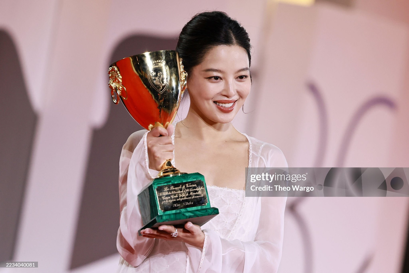 Người sắp xếp lại cục diện giới giải trí- Ảnh 1.