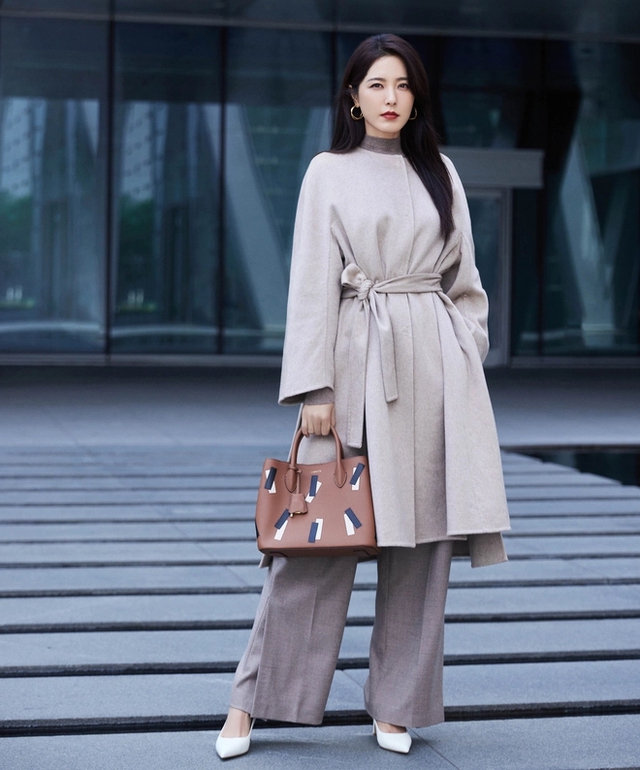 Mỹ nhân duy nhất được mệnh danh “200 năm nữa cũng không có ai đẹp bằng”, cứ yêu ai là người đó thành Ảnh đế- Ảnh 6. Mỹ nhân duy nhất được mệnh danh “200 năm nữa cũng không có ai đẹp bằng”, cứ yêu ai là người đó thành Ảnh đế- Ảnh 6.