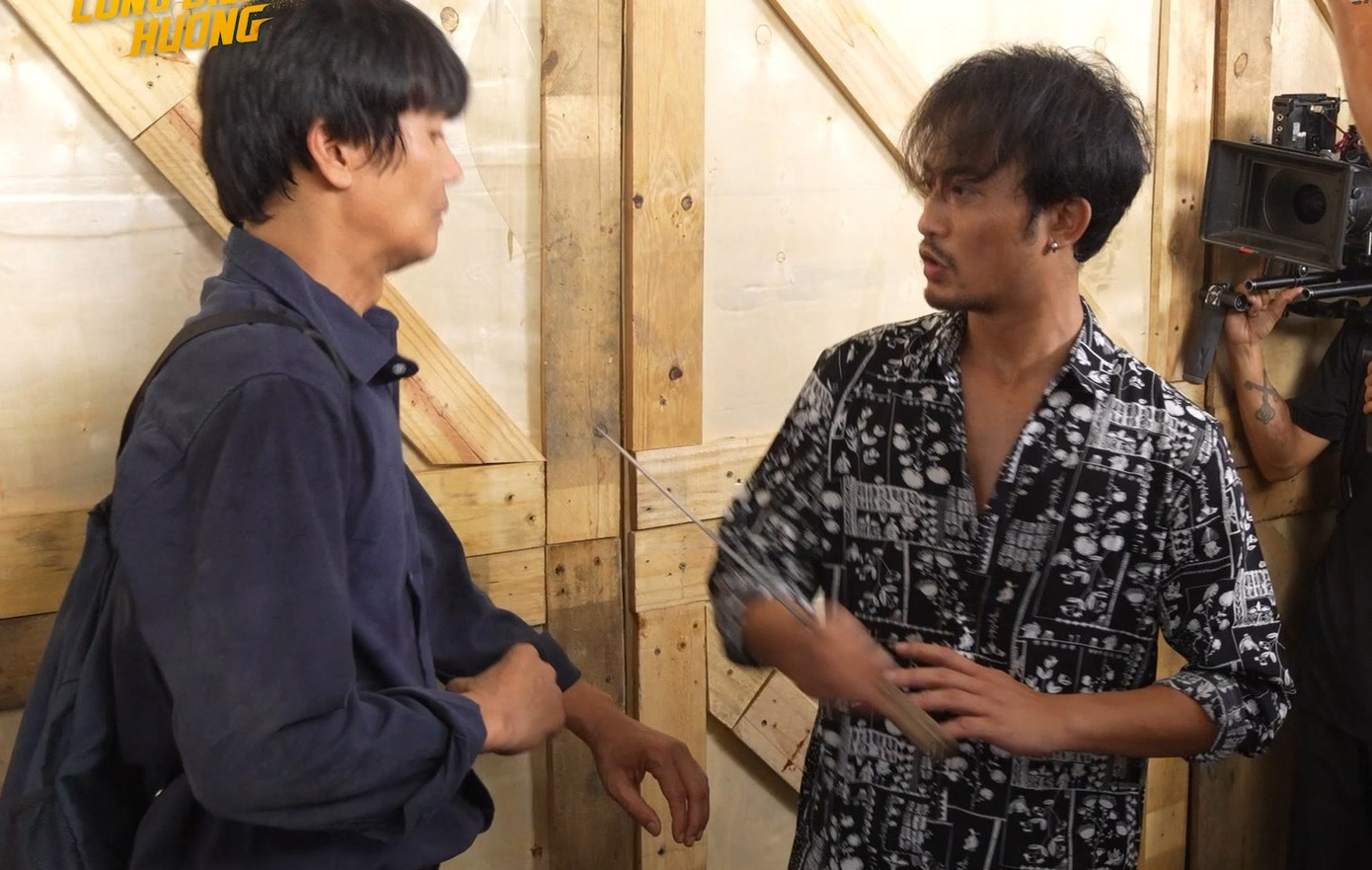 Cảnh ôtô bay giữa chợ, diễn viên bị hất tung qua cửa sổ- Ảnh 1.