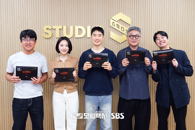 Sau 2 năm chờ đợi, cuối cùng phim Hàn được mong chờ nhất năm 2025 cũng lộ diện: Nhìn thấy nam chính mà ai cũng thốt lên