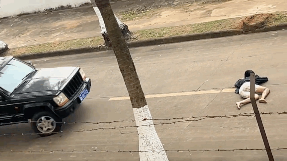 MXH náo loạn vì 1 nữ diễn viên bị ô tô đâm trúng đầu, số phận của nạn nhân khiến hàng triệu người lo lắng- Ảnh 1. MXH náo loạn vì 1 nữ diễn viên bị ô tô đâm trúng đầu, số phận của nạn nhân khiến hàng triệu người lo lắng- Ảnh 1.