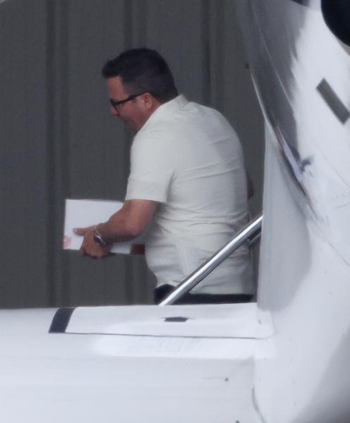 Đám cưới Selena Gomez: Lộ hình ảnh đầu tiên cực choáng của Taylor Swift!- Ảnh 4. Đám cưới Selena Gomez: Lộ hình ảnh đầu tiên cực choáng của Taylor Swift!- Ảnh 4.