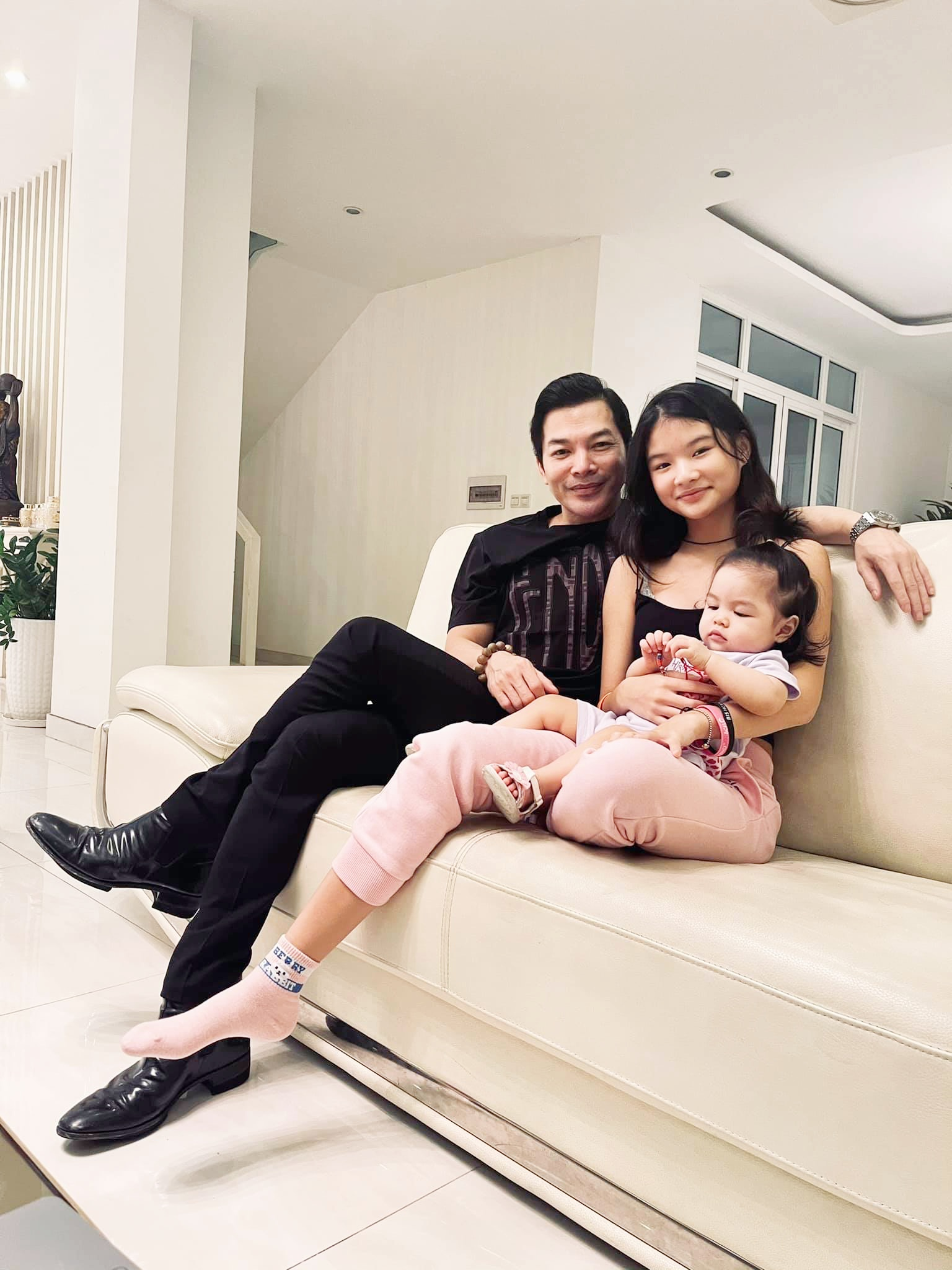 Diễn viên mua nhà 200 tỷ sau ly hôn vợ nổi tiếng, sở hữu tài sản khủng, 53 tuổi bất ngờ báo tin vui- Ảnh 4.