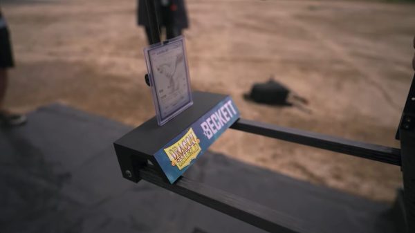 Khi Thẻ Bài Pokemon Được Bay Vào Vũ Trụ Để Thử Độ Bền Của ... Màng Bọc Bảo Vệ 30 Khi Thẻ Bài Pokemon Được Bay Vào Vũ Trụ Để Thử Độ Bền Của ... Màng Bọc Bảo Vệ tcg poekmon cards into space fipgjpg