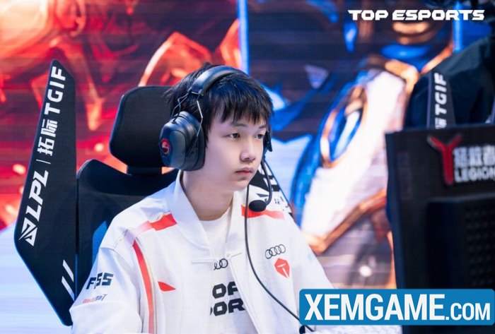 Tội đồ LPL bị chỉ trích vì chơi game cùng bạn gái ở First Stand 2025 tes creme bi chi trich 1