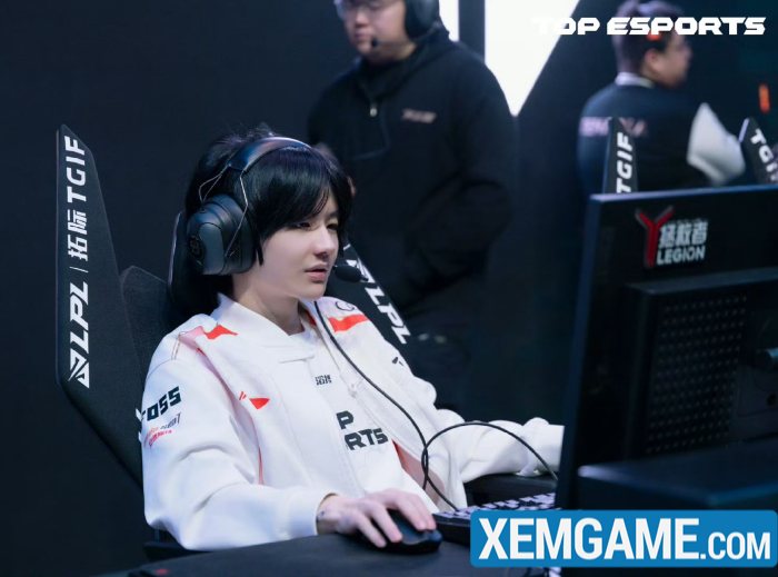 Crisp “review” đồng đội mới ở TES: Nghiện cà phê Starbuck, tên dài nên khó gọi tes crisp 2025